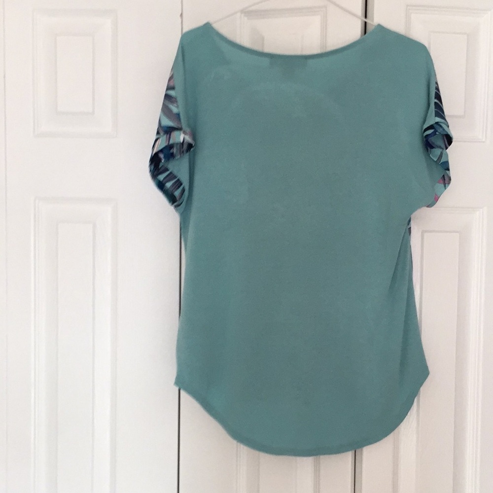 SIMPLY STYLED Top. NWOT - Picture 2 of 4